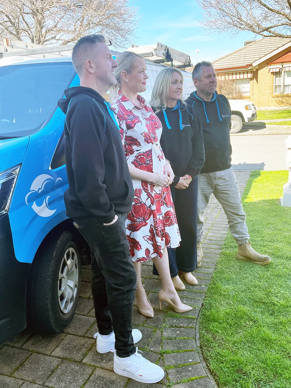 Ashton Hurn MP with the team at Morphett Air